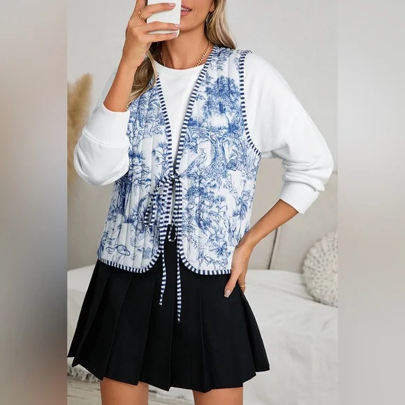Safari Toile Quilted Vest Blue White Jungle Animals Tie Front Elephants Size L