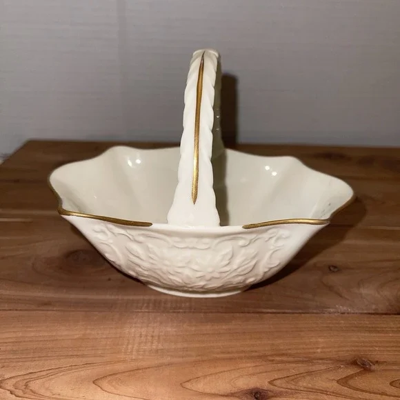 Lenox San Souci  Potpourri Ring Dish Nut/Mint Bowl Basket W/Handle Gold Trim USA