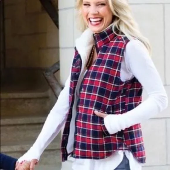 Skies Are Blue Navy Blue & Red Plaid Sherpa Lined Vest, Size Medium, NWOT