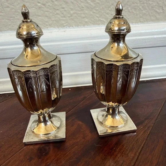 Godinger Silver Plate Salt Pepper Shakers Urn Finial‎ Vintage Set Pair Decor MCM