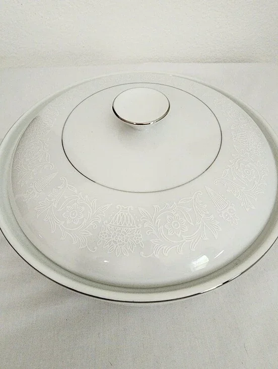 Crown Victoria Porcelain 2 Quart Round Covered Cassorole Dish Discontinued