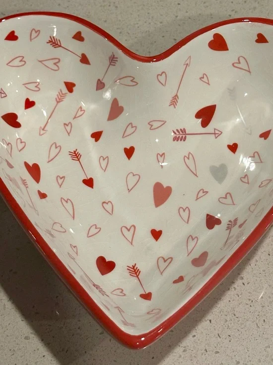 Kohl's White Heart-Shaped Ceramic Bowl with Red and Pink Heart Pattern