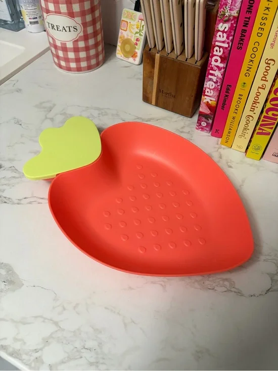 Strawberry-Shaped Serving Bowl in Coral with Lime Leaf Accent