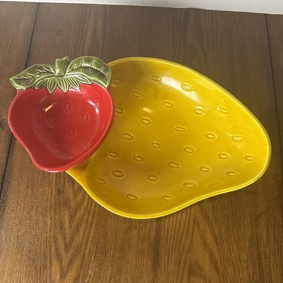 Rare Ceramic Strawberry Fruit $ Dip Bowl Party Platter Multi Use Collector Bowl