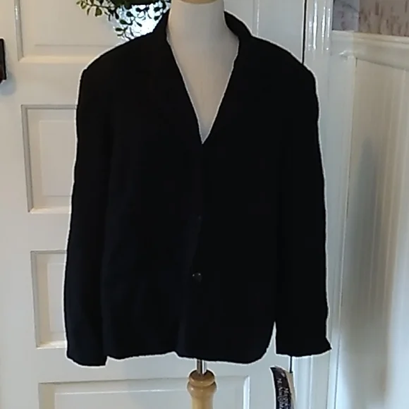 Maggie McNaughton black 20W nwt coat