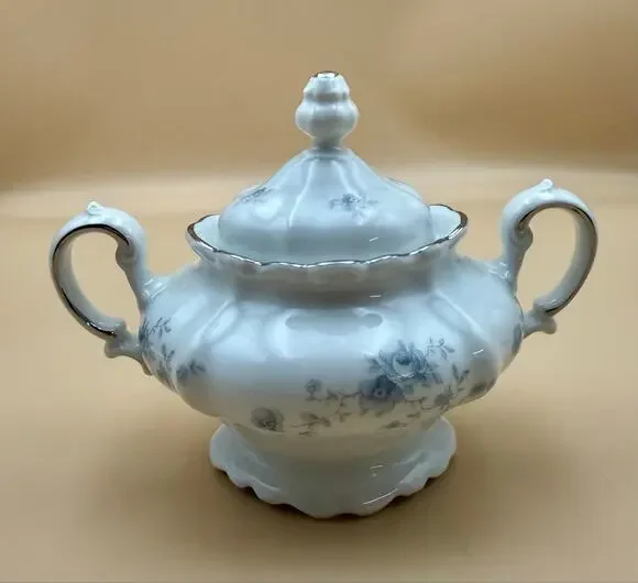 Johann Haviland Bavaria Blue Garland Covered Sugar Bowl Platinum Trim Germany