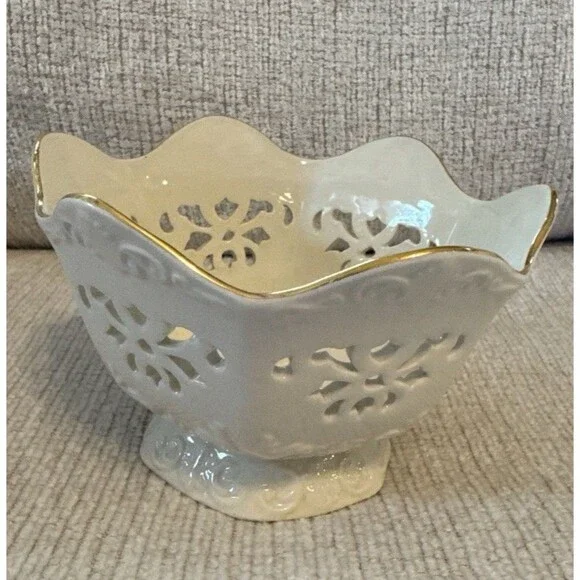 Vintage Lenox  Langtry Pierced Ivory 24K Gold Trim 7n 