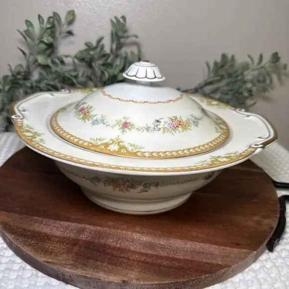 Imperial China Japan Covered Vegetable Bowl Tureen Floral Gold Serving Dish Vtg
