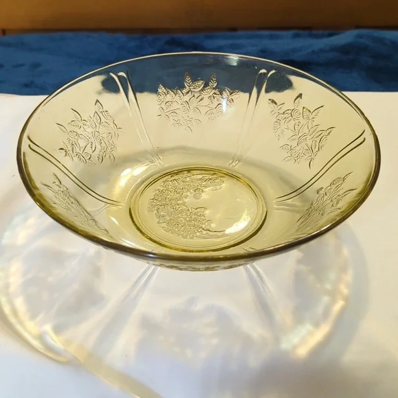 Sharon cabbage Rose 8 1/2 inch serving bowls AMBER DEPRESSION  FEDERAL‎ GLASS