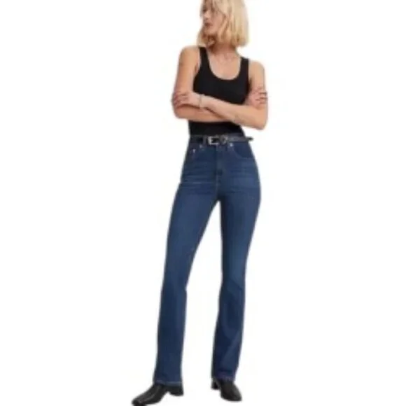 Levi's 725 High Rise Bootcut Jeans 32