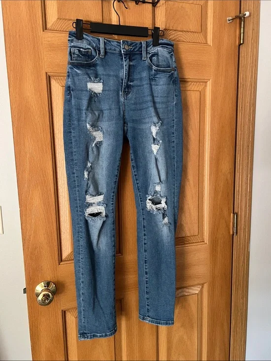Judy Blue Distressed Medium Blue Boyfriend Jeans