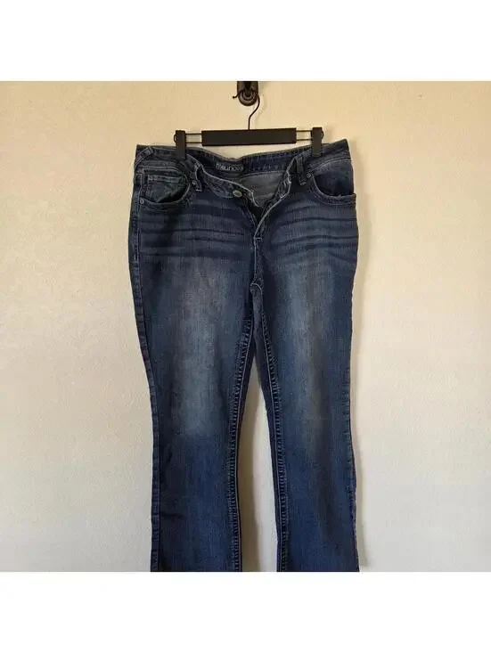 Maurices Women's Blue and Navy Jeans