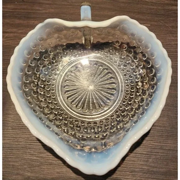 Anchor Hocking Moonstone Pattern Leaf Shape 7