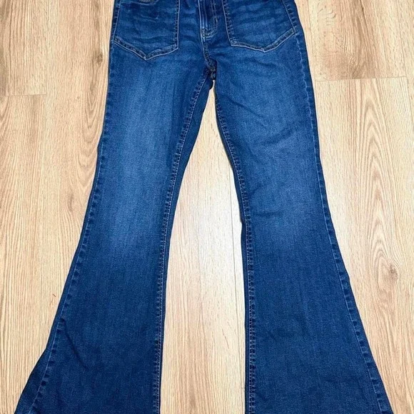 Celebrity Pink Flare Jeans Medium Wash Blue High Rise Patch Pocket Size 7/28