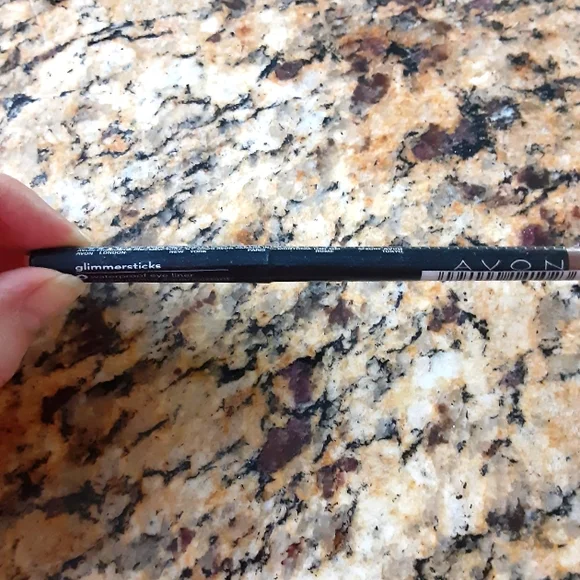 Avon glimmerstick eye liner