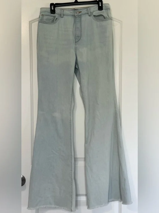 DL1961 Rachel Ojai Ultra high-rise 32 medium light blue slight discoloration