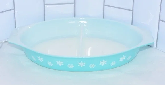 Vintage Pyrex Turquoise Snowflake 12