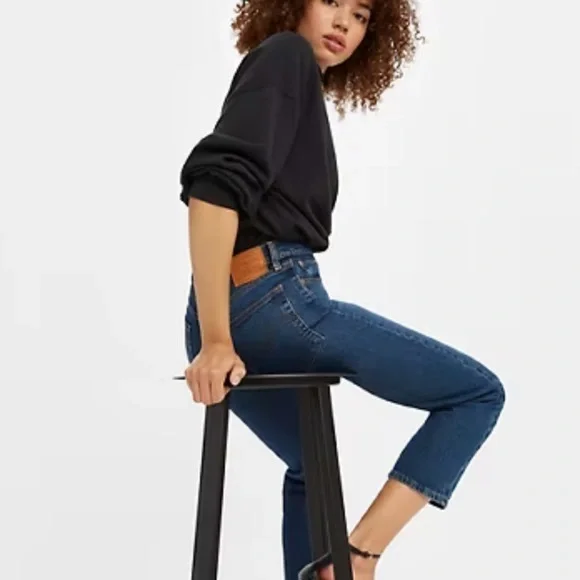 Levi’s Wedgie Straight Fit Jeans in Charleston‎ Outlasted - Dark Wash Size 27