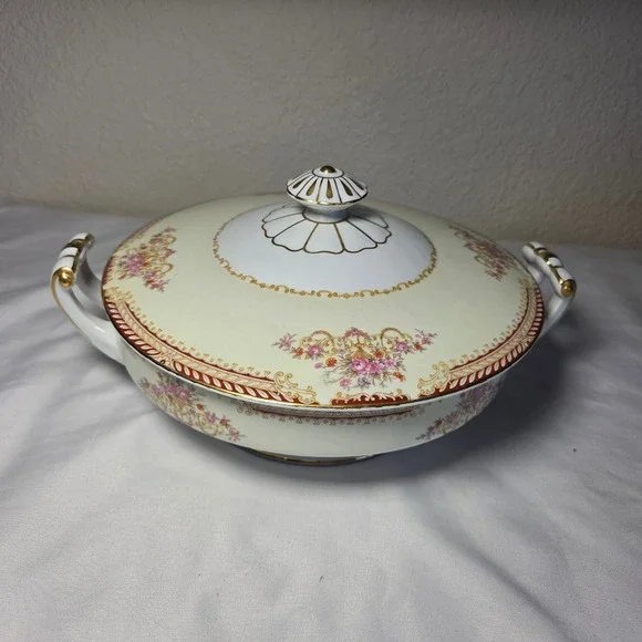 Noritake Japan Floral Porcelain Covered Round Vegetable Tureen Gold Trim Cream