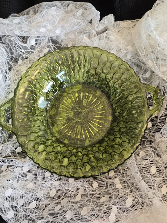 Vintage Indiana Glass Avocado Green Handled Honeycomb Design Serving Bowl