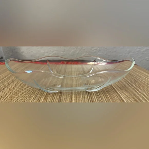 ANCHOR HOCKING Oval Footed Glass Dish 9