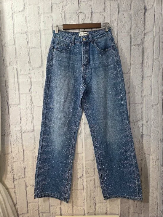 Fashion Nova Size 5 Medium Wash Rhinestone Embellished Straight Leg Jeans