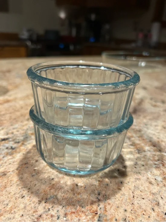 Pyrex England Set of 2 Aqua Tint Ribbed 8 oz Oven Ramekins 4”x2” deep. No chips