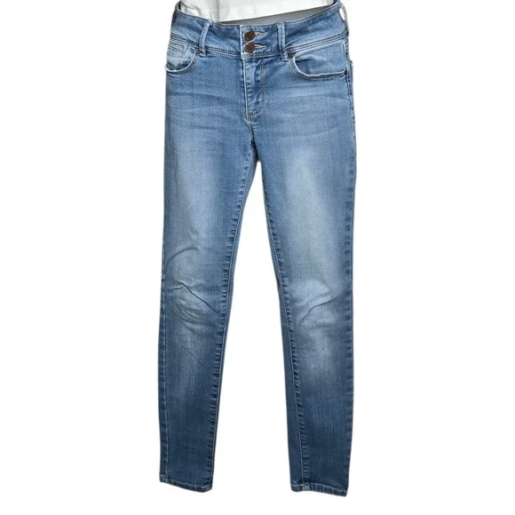 Almost Famous Juniors Y2K‎ Mid Rise Skinny Jeans Size 3 Blue Stretch Denim