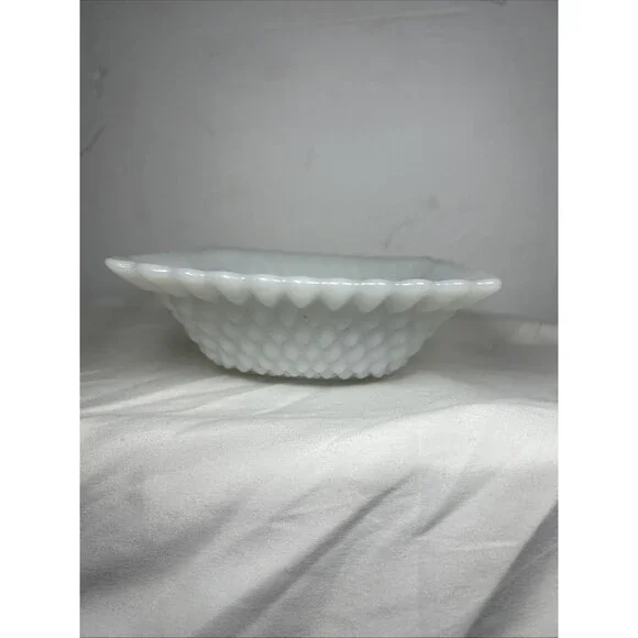 Vintage Anchor Hocking Bubble White Milk Glass Square Scalloped Bowl Bullseye