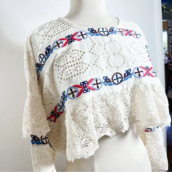 ANTHROPOLOGIE Ruffle Lace Shrug in Cream Size M/L