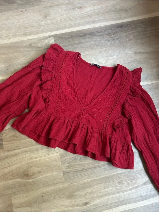 Zara XL Red cropped v-neck peasant blouse with ruffles and embroidered detailing