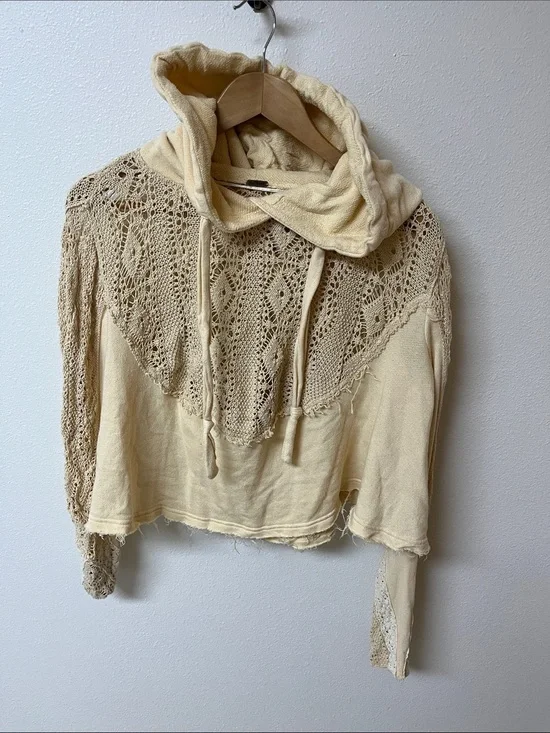 Free People Cream Crochet-Detail Knit Hoodie Sweater no size tag fits women’s M