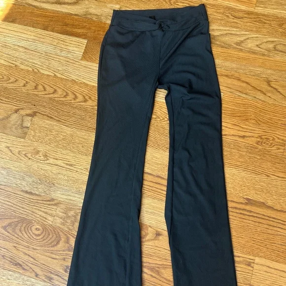 Shein Black Ribbed Flare Leggings Women's size M/US 6/EU 38