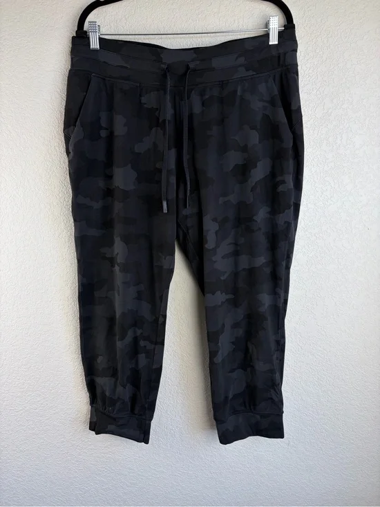 lululemon athletica Black Camo Jogger Pants crop