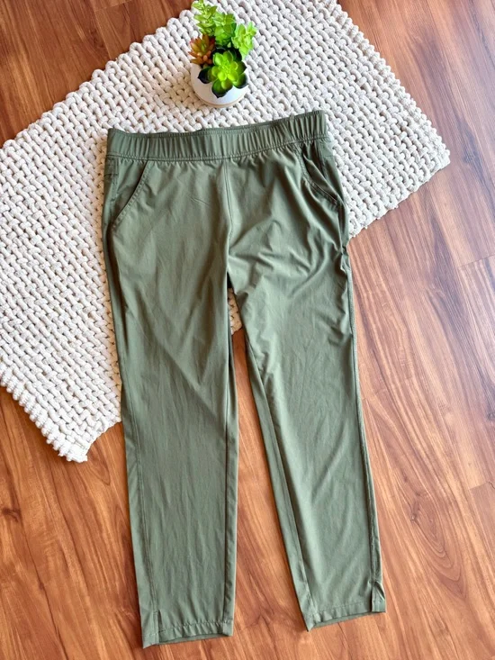 Eddie Bauer | Women’s Departure Ankle Pants | Olive Green | Medium