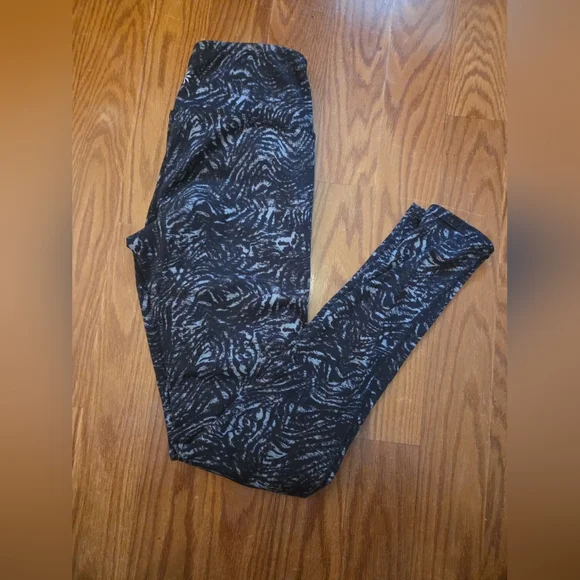 Athleta Leggings‎ Xs Black An Blue Animal Print