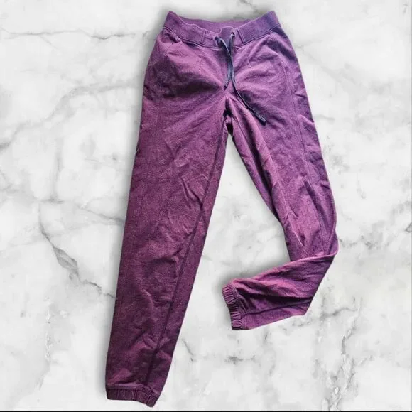 Lululemon Size 4 Magenta Joggers