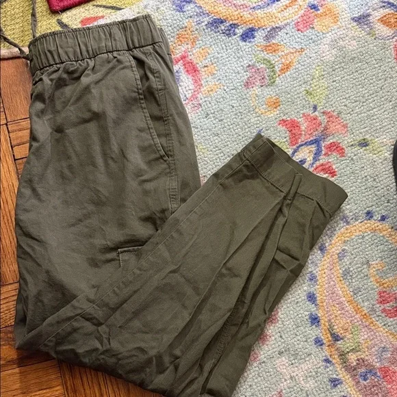GAP  Olive Green easy pants size M