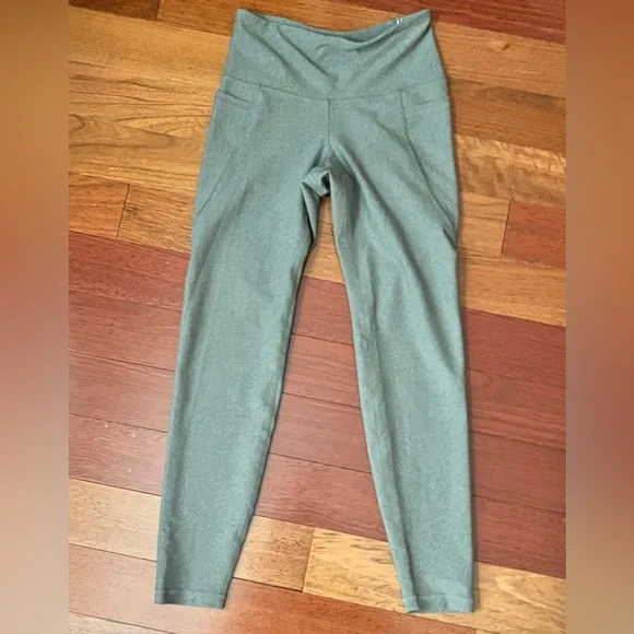 Old Navy Power Soft High Rise Go Dry Leggings Women's Size Small Gray Pockets