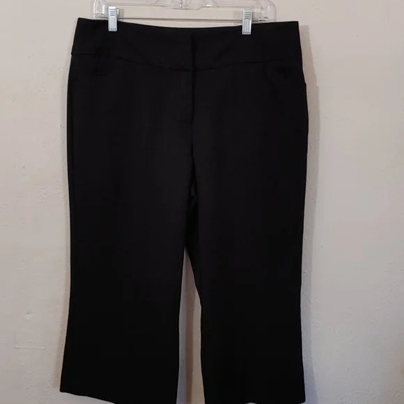 Bobby J Junior's size 15/16 Capris