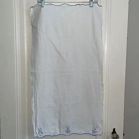 Vintage Large white‎ cotton table runner with blue & pink embroidery