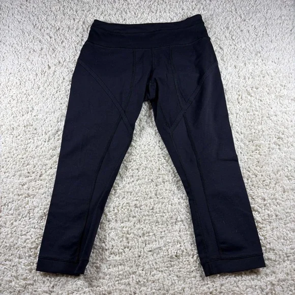 Lululemon Black Align High Rise Crop Leggings‎ Women's Size 6 Athleisure
