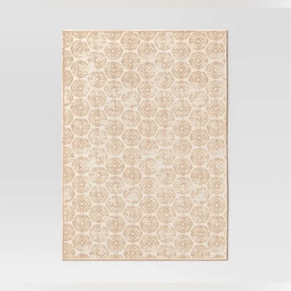 NWT set of 6 threshold beige medallion placemats 14”x19” each