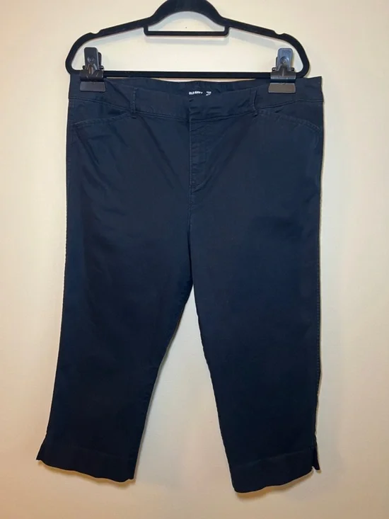 Old Navy Pixie Mid Rise Black Crop Pants Stretch Capri Size 16