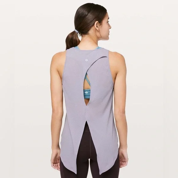 Lululemon Open Up Tank in Heathered Lavender Grey / Lavender Grey Size 6