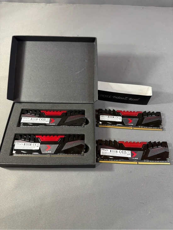 Black & Red Desktop DDR4 Memory Kit - High-Performance RAM
