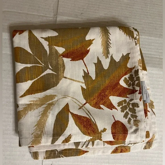 Napkins Set of 12 Leaf Pattern in Fall Colors NWOT