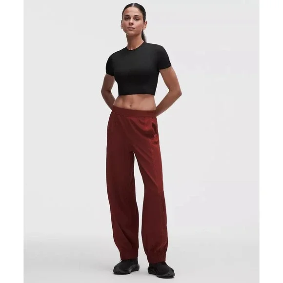 817-Lululemon-Define High-Rise Swift Jogger Regular-Cranberry Charm/Cherry Ember