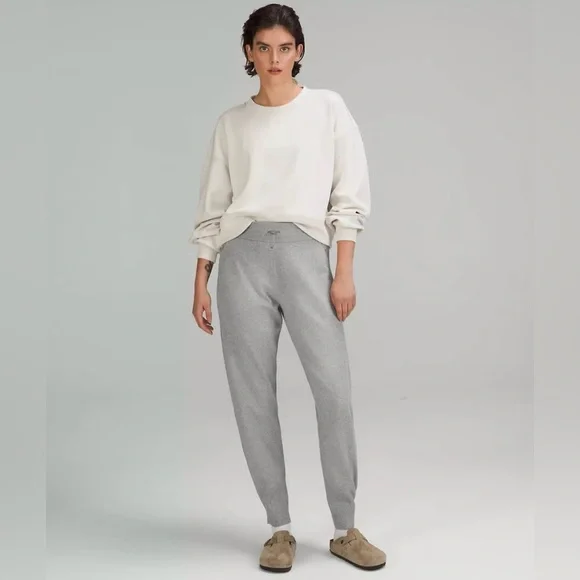 Lululemon Cotton Cashmere Knit Mid-Rise Barrel Jogger 14