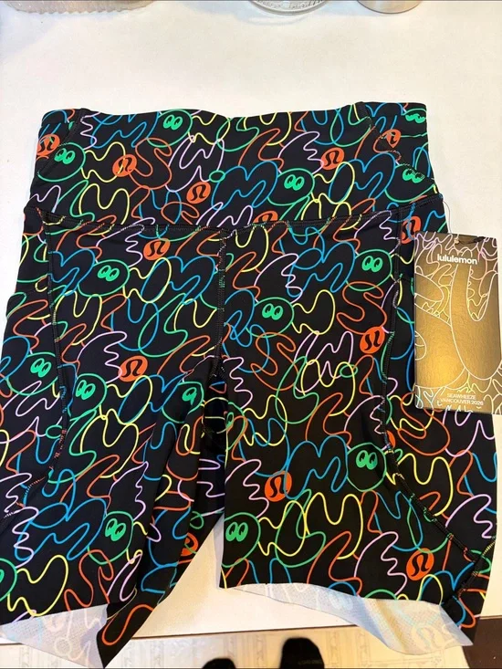 lululemon athletica Black Fast and Free size 6 Multicolor Seawheeze 2026 Shorts